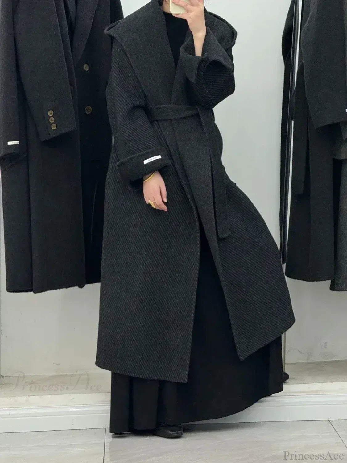 Elegant women's cashmere hooded coat for office wear
