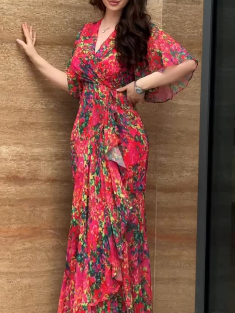 Retro Printed Dress with V-Neckline and Elegant Trumpet Sleeves