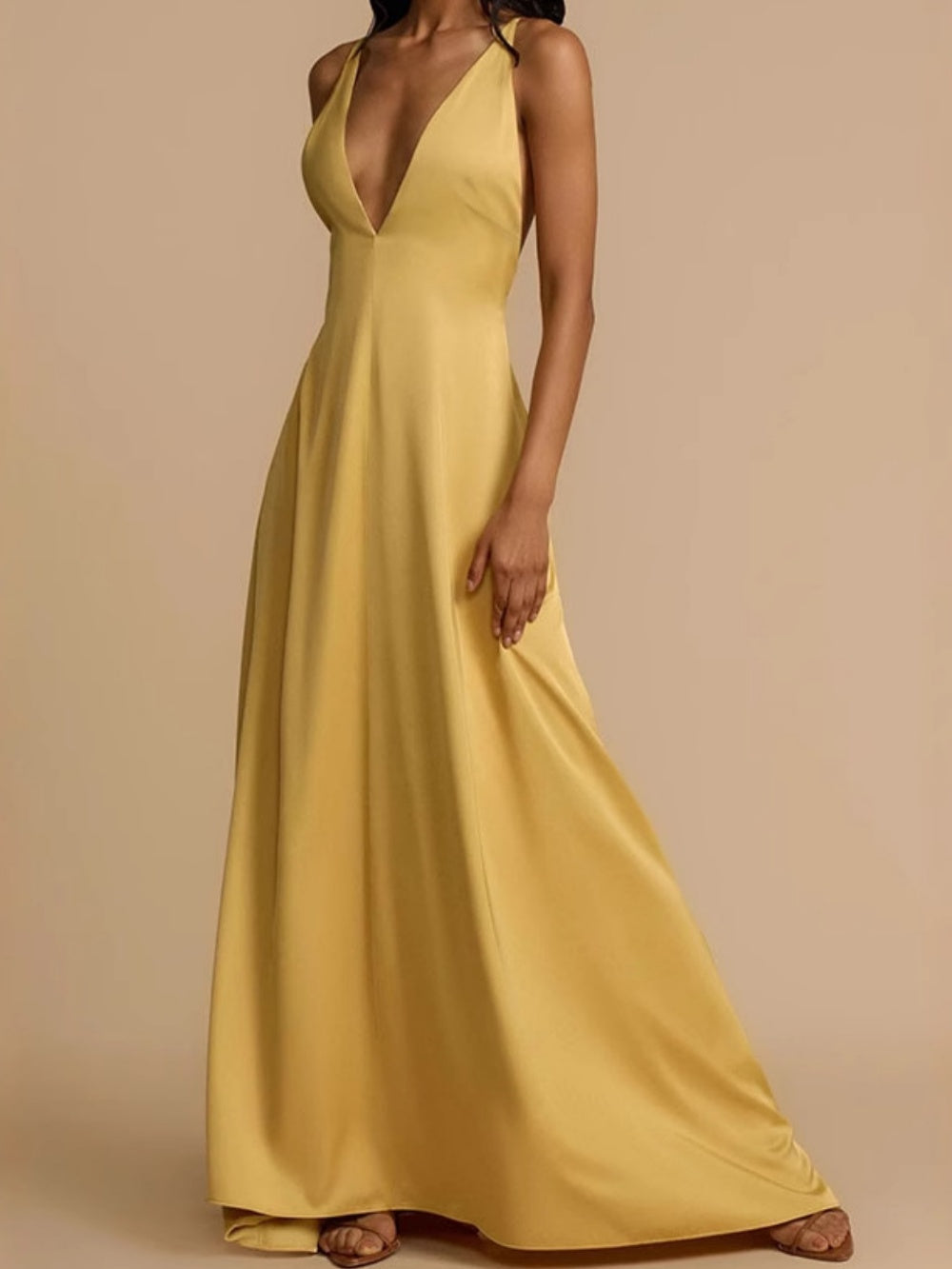Elegant Backless V-Neck Satin Evening Gown for a Stunning and Sophisticated Look