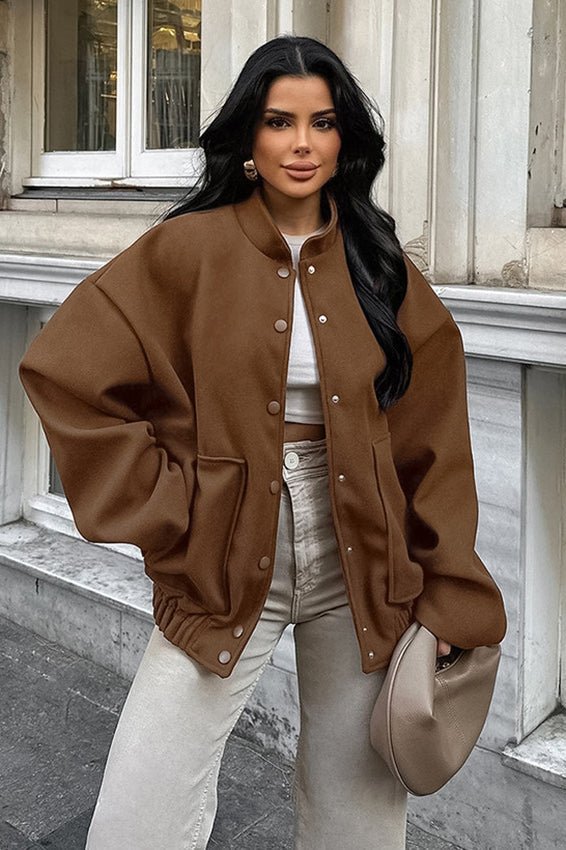 Thick brown wool coat with elastic hem for a warm and comfortable style