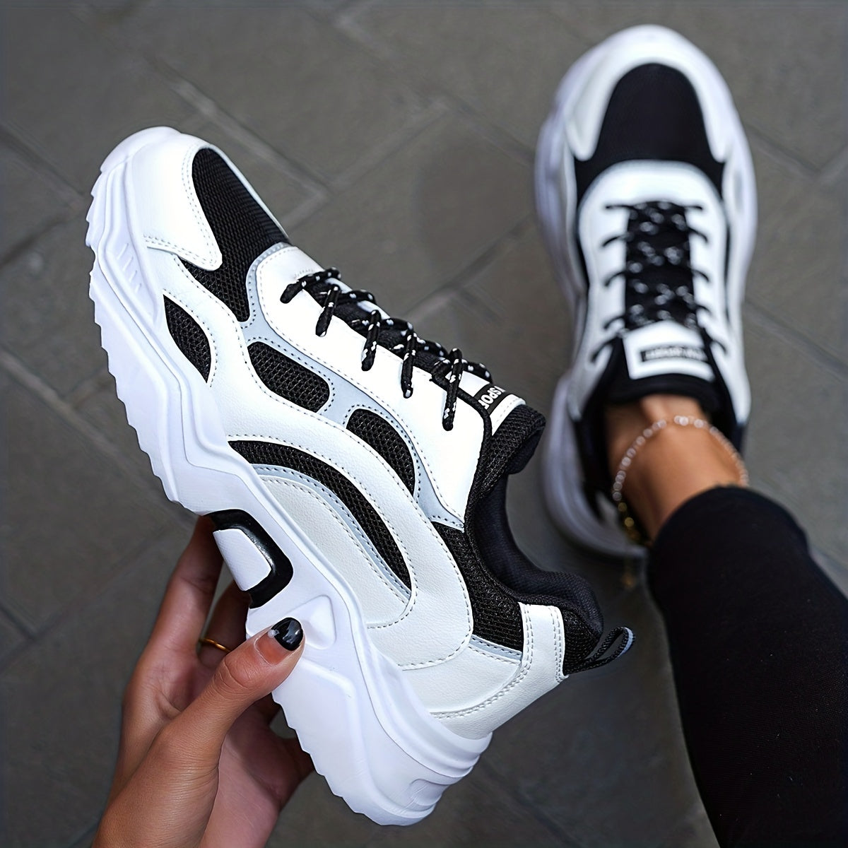 Thalia – Trendy platform sneakers with chunky design