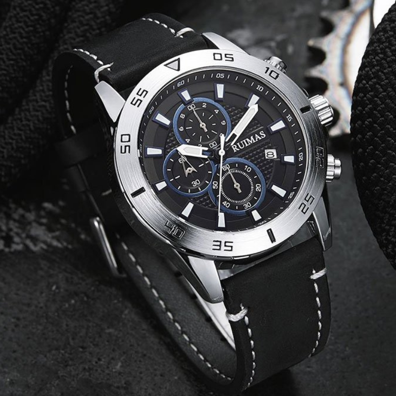 Elegant quartz chronograph watch with digital and analog display