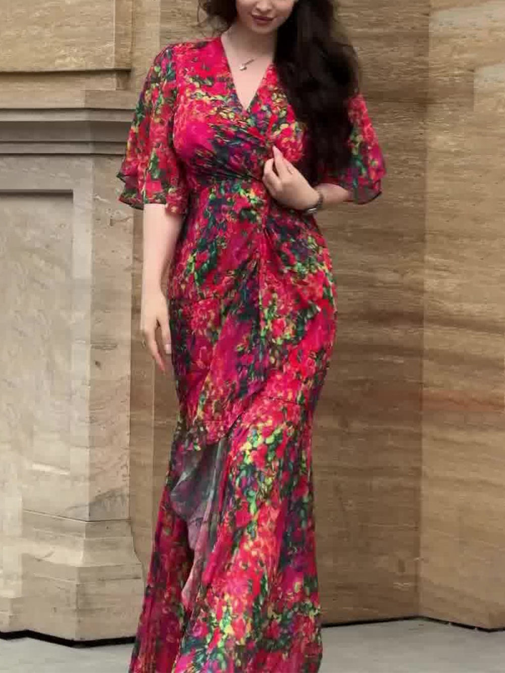 Retro Printed Dress with V-Neckline and Elegant Trumpet Sleeves