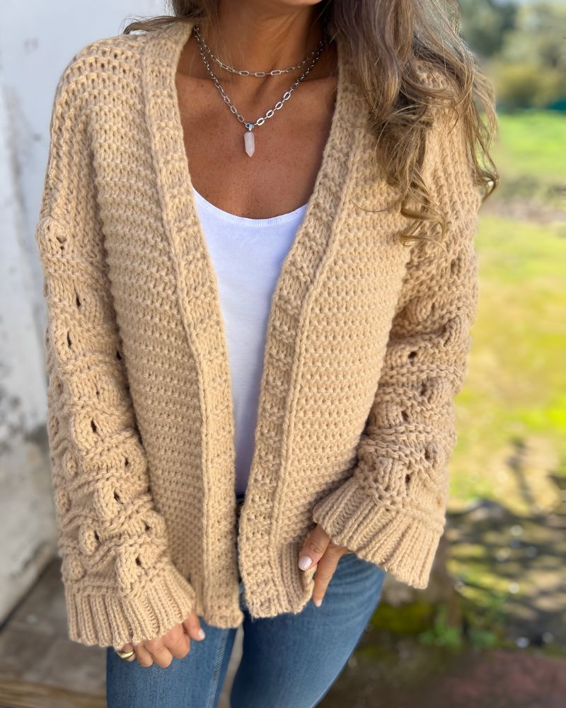 Classic Knit Cardigan - Timeless Style & Cozy Comfort
