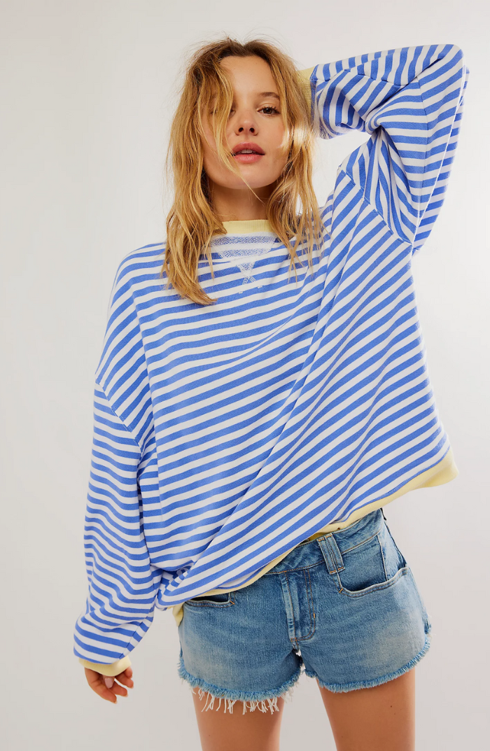 Women's Oversized Striped Sweatshirt - Comfortable Trend Piece for Everyday Wear