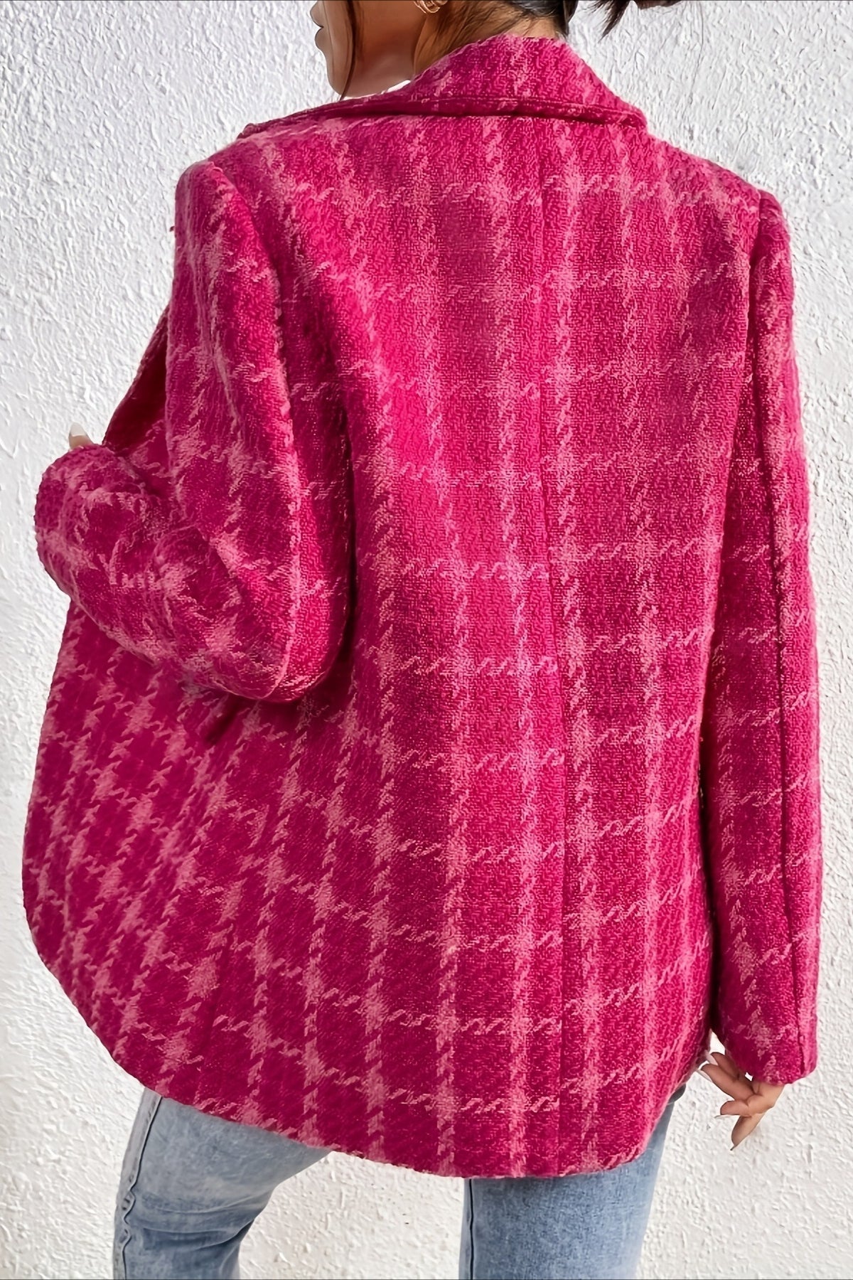 Elegant Red Tartan Blazer for a Chic and Sophisticated Style