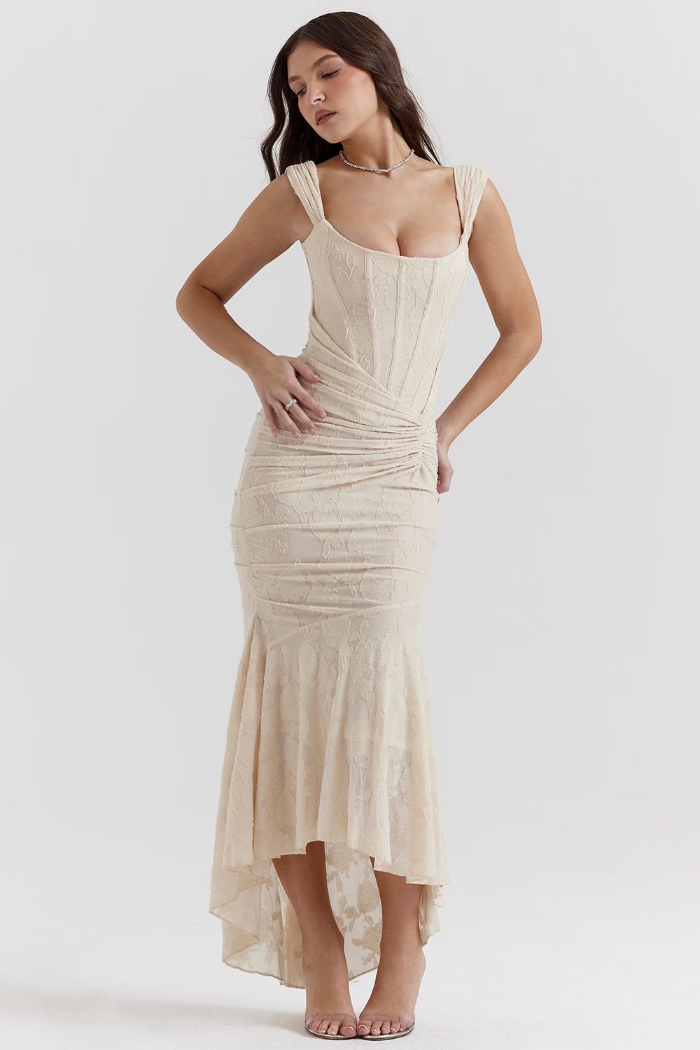 Amira Maxi Dress – Effortless Elegance in a Flowing Silhouette