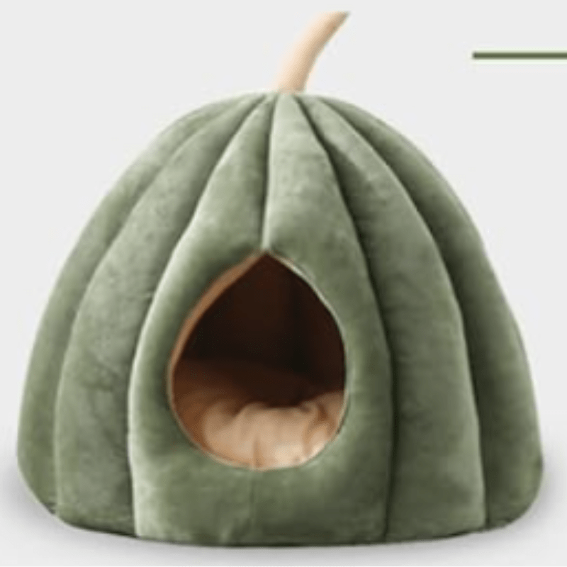 Cozy Closed Cat Bed for Warm Winter Days