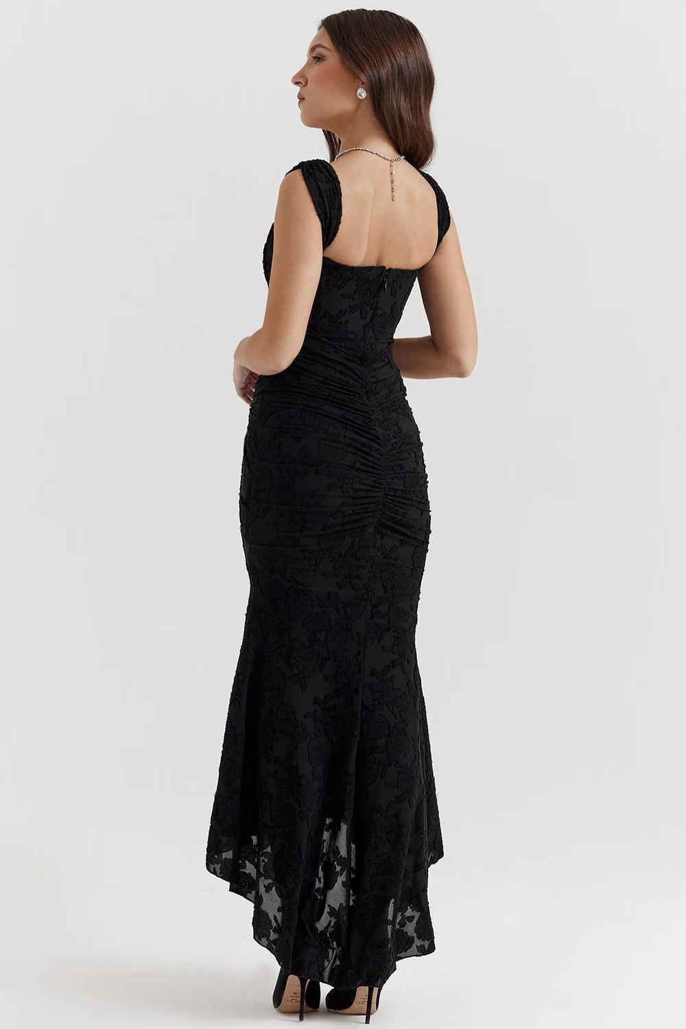 Amira Maxi Dress – Effortless Elegance in a Flowing Silhouette