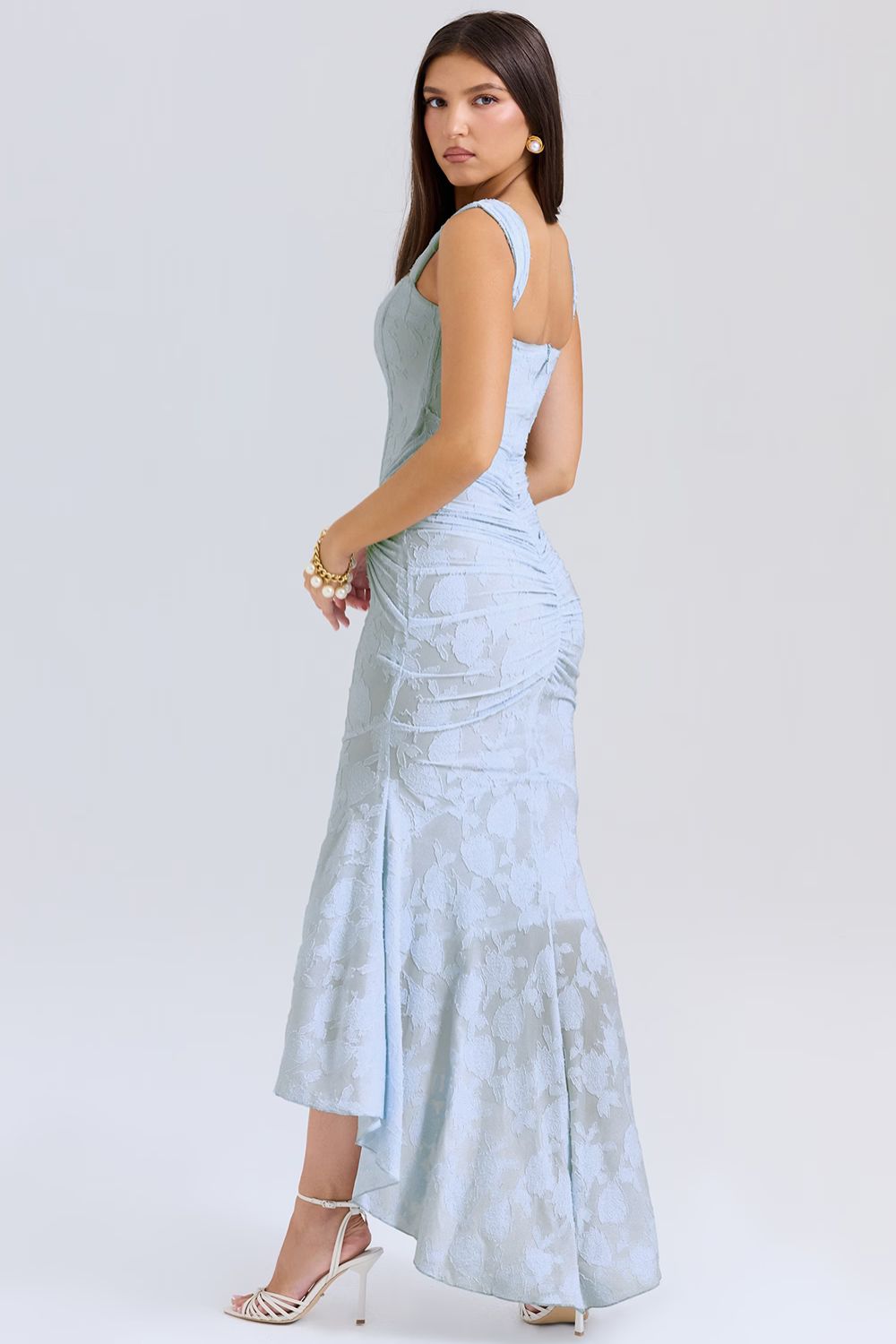 Amira Maxi Dress – Effortless Elegance in a Flowing Silhouette