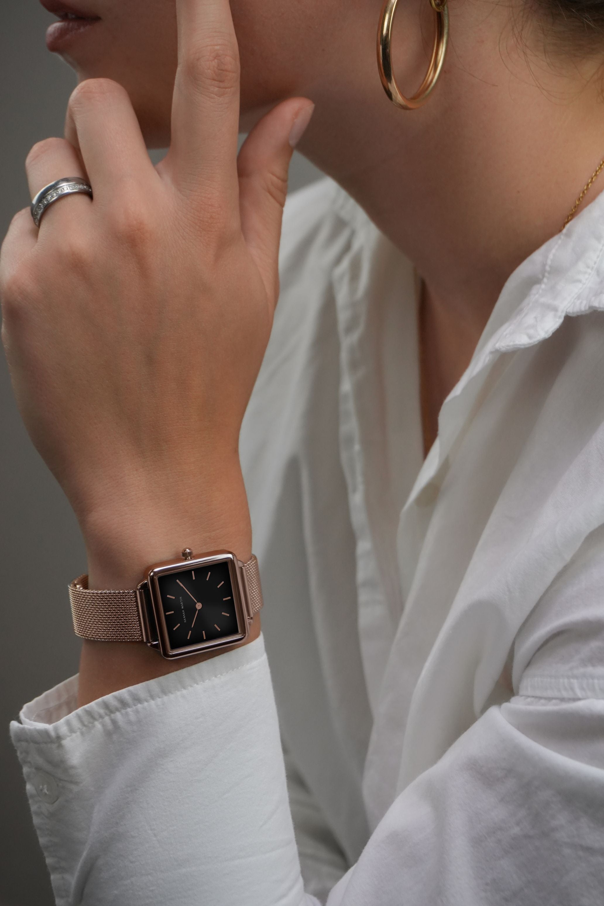 Eclipse - Charming Square Rose Gold Watch with Elegant Black Dial and Luxe Mesh Band