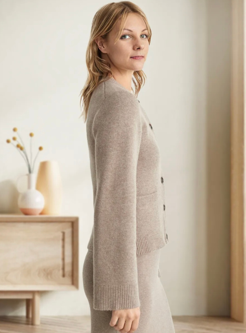 Women's Minimalist Flared-Sleeve Cardigan - Effortless Everyday Chic