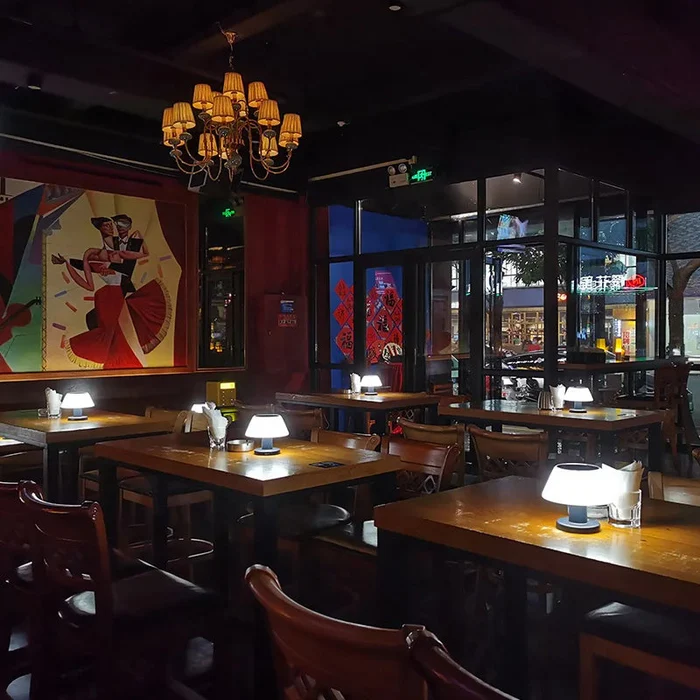 Elegant Solari Table Lamp – Eco-Friendly Solar Light for Your Home