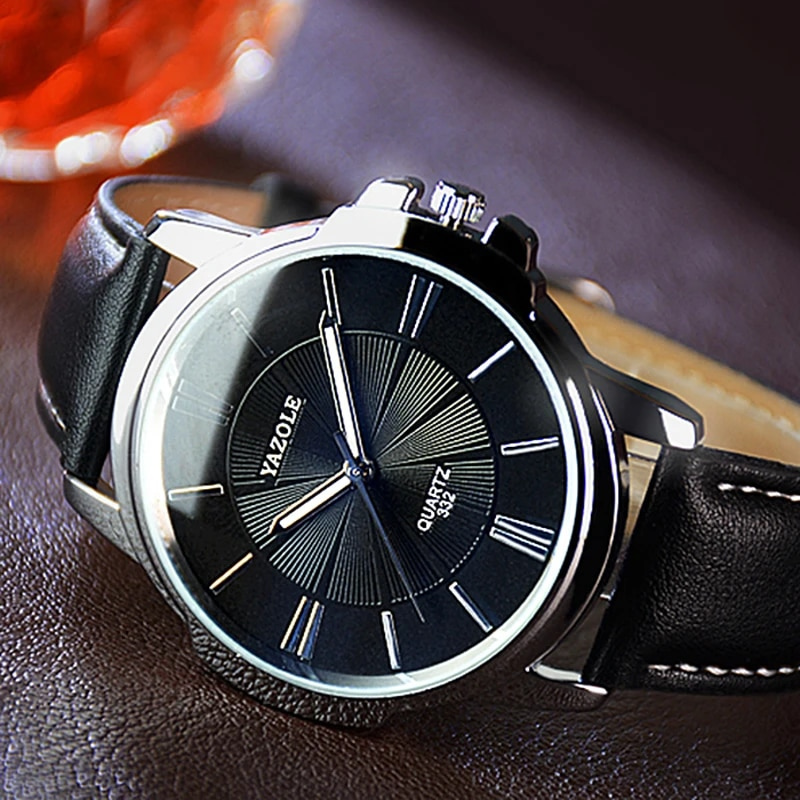 Blue glass watch with leather strap – Elegance and luxury for all occasions