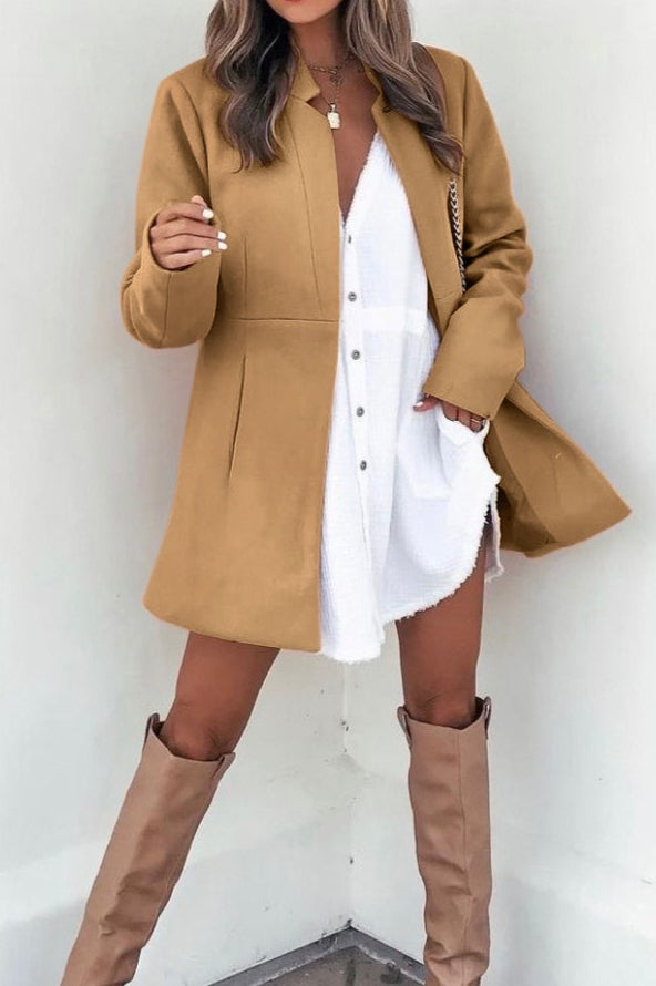 Elegant solid-colored long-sleeve brushed wool coat