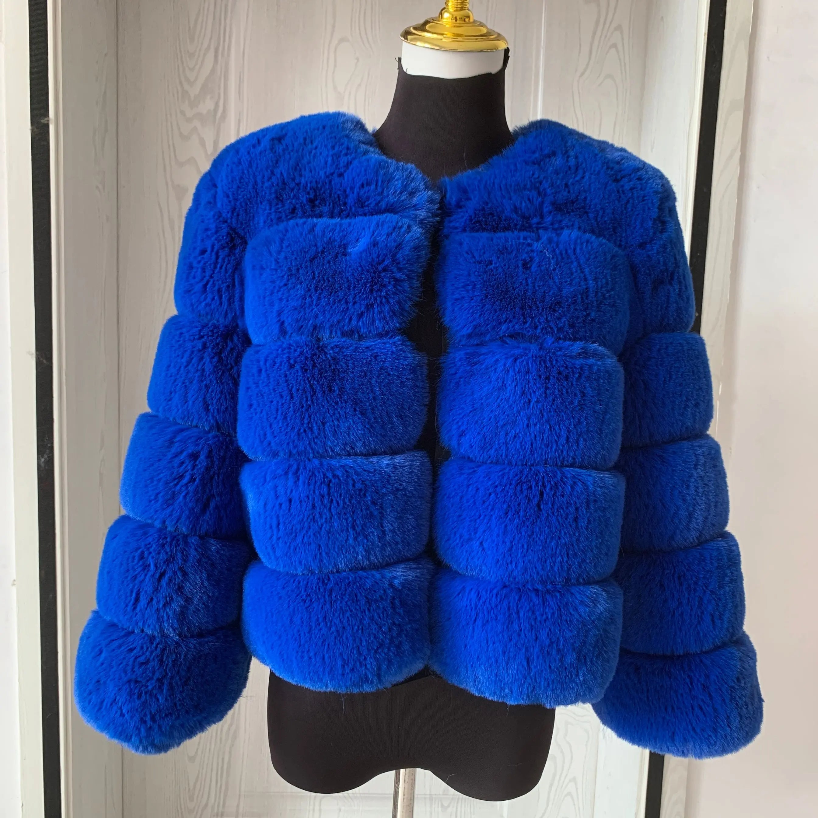 Amélie Vogue Foxiness Winter Coat - Stylish and Warm for the Cold Days