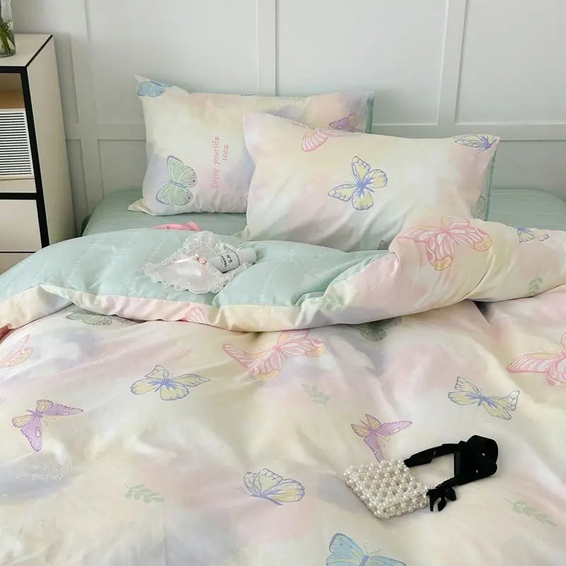 Romantic Pink Flower Bedding Set - Soft Polyester Duvet Cover and Pillowcases for a Cozy Bedroom