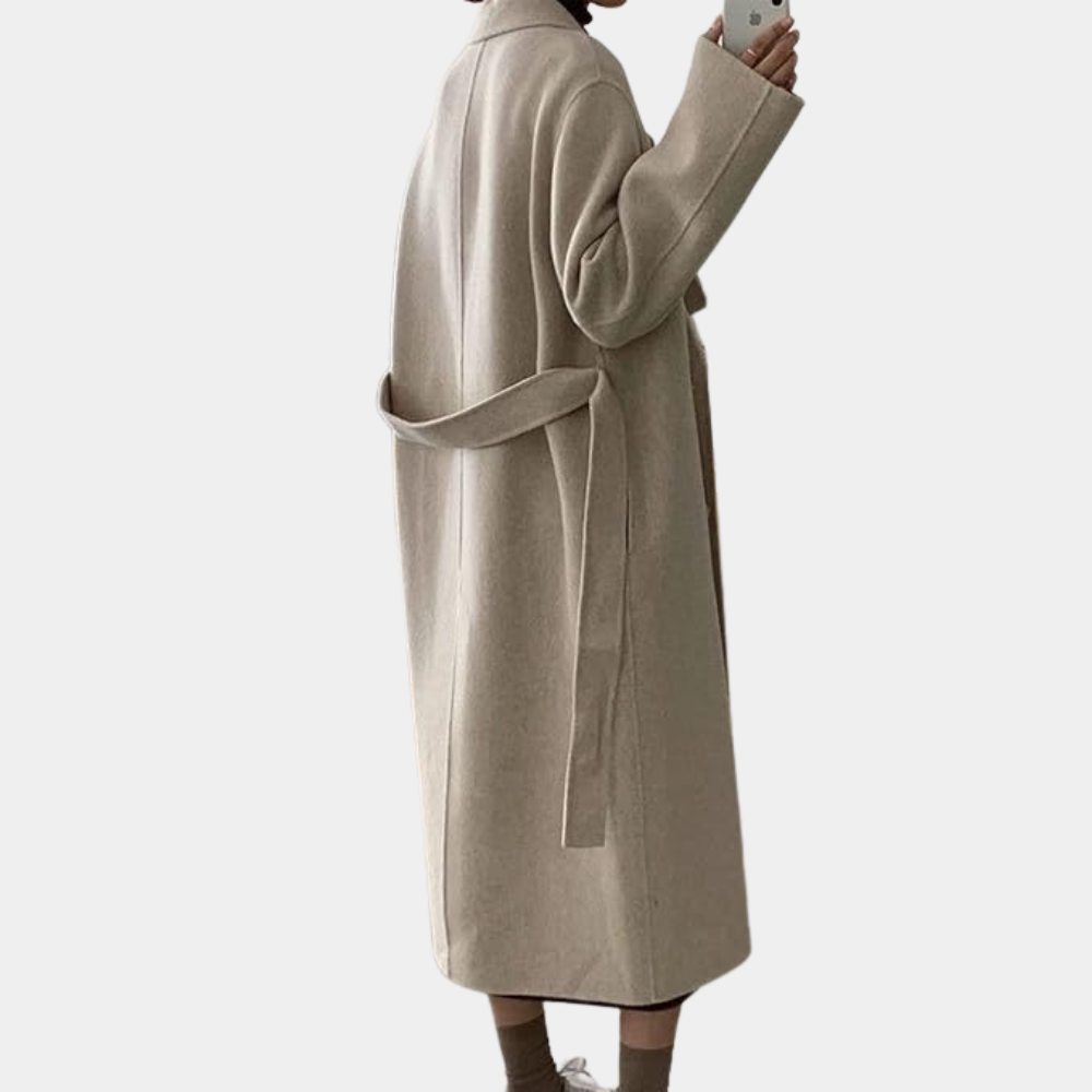 Maria Fernanda | Elegant custom winter coat for a refined style