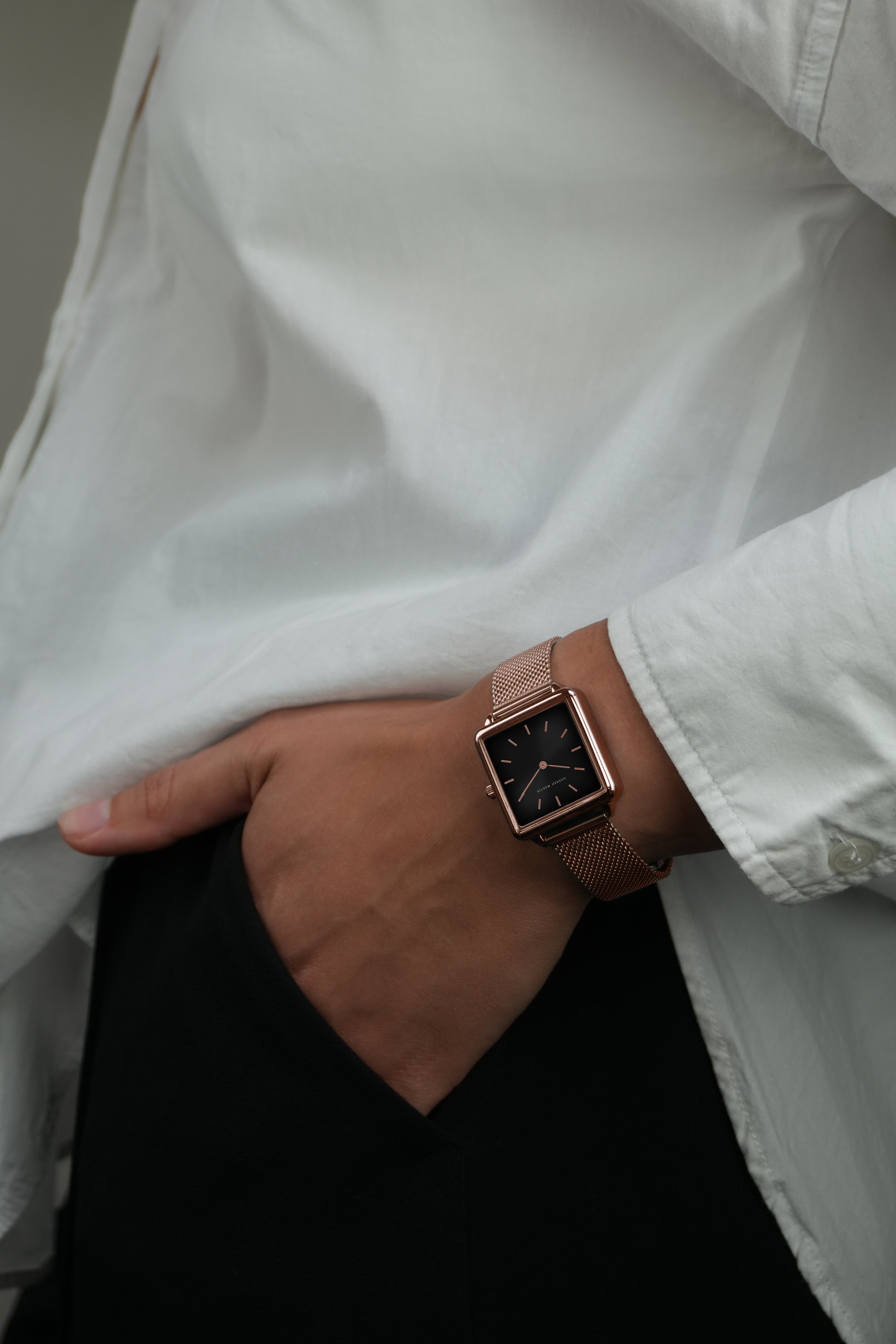 Eclipse - Charming Square Rose Gold Watch with Elegant Black Dial and Luxe Mesh Band