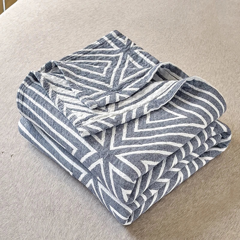 Lightweight and Breathable Three-Layer Japanese Cotton Quilt - Stylish and Comfortable Bed Throw