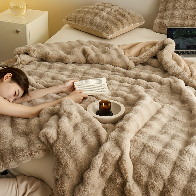 Luxury Soft Beige Fleece Blankets - Warm Thick Plush Living Room and Bedroom Throw