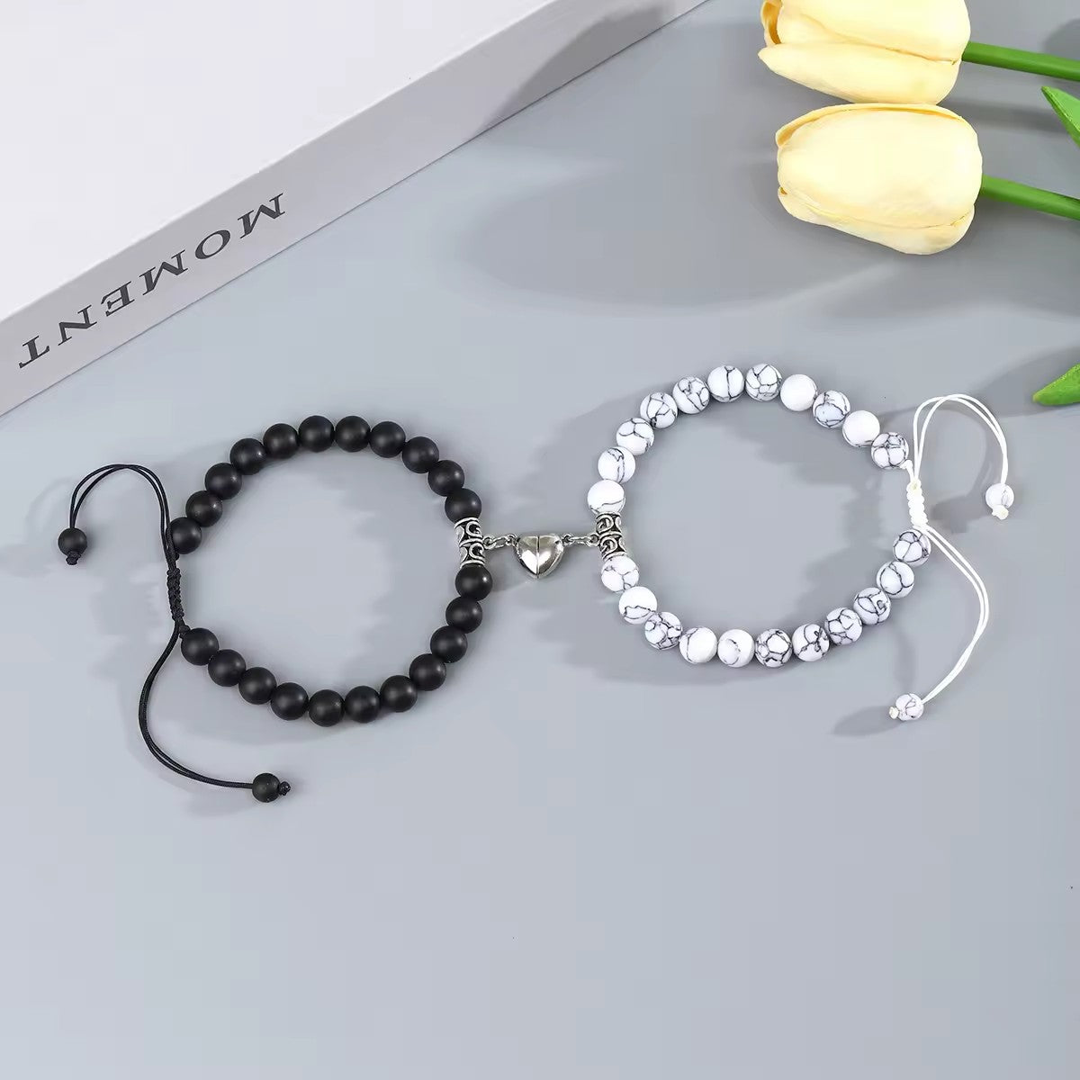 Quartz watch set with classic silicone strap and matching bracelet for a stylish and trendy look