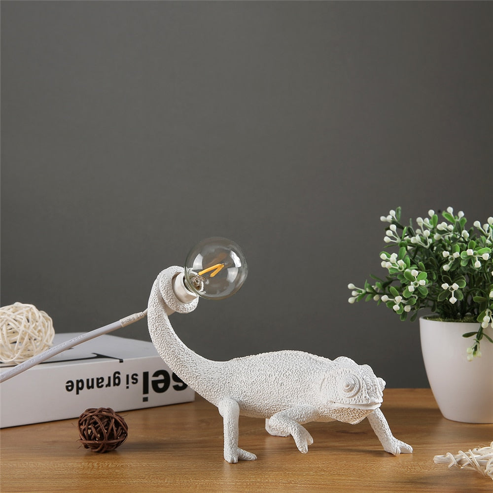 Modern Animal Resin Lizard Table Lamp for Stylish Room Decor