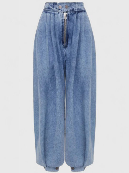 Jeans: Effortlessly Stylish and All-Day Comfort