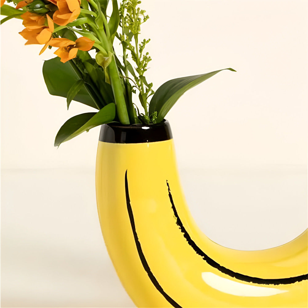 Seralith - Unique Modern Decorative Banana-Shaped Vase for Stylish Interiors