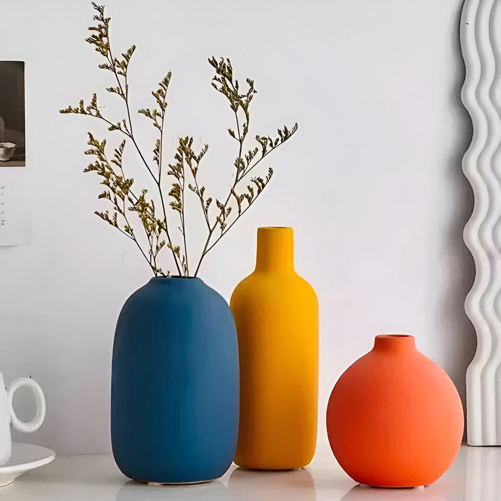 Astraelle - Elegant Scandinavian Ceramic Vase in Minimalist Style for a Modern Atmosphere