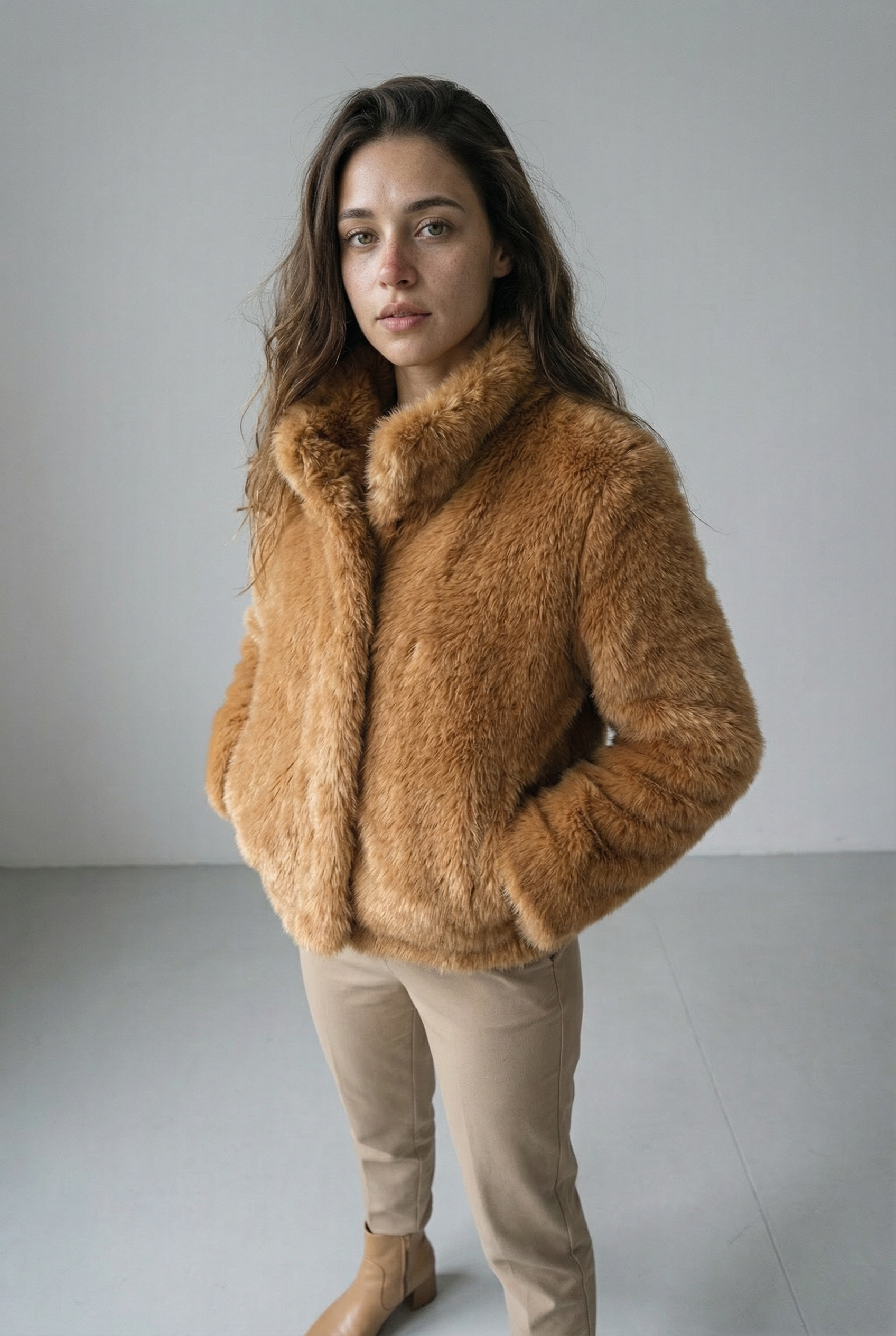 Elegant Long Faux Fur Coat with Long Sleeves and Solid Color
