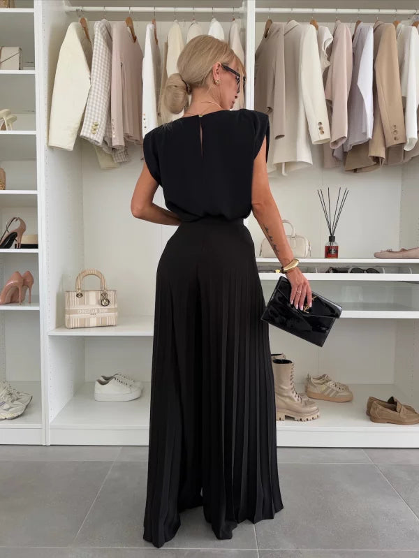 Daisy | Elegant Women's Set with Pleated Pants and Sophisticated Top