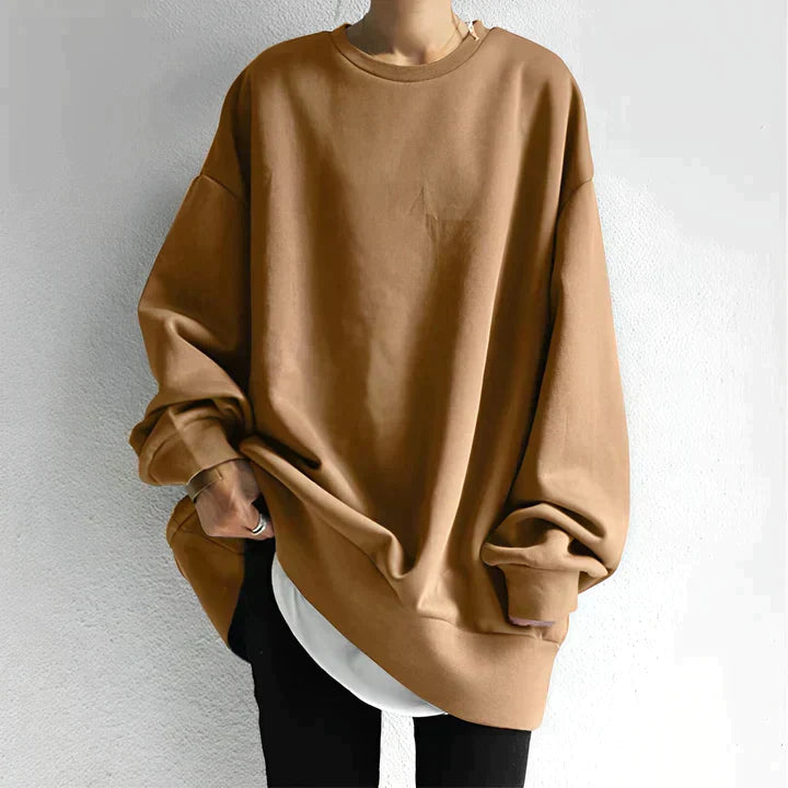 Comfortable oversized women's sweater for a cool look