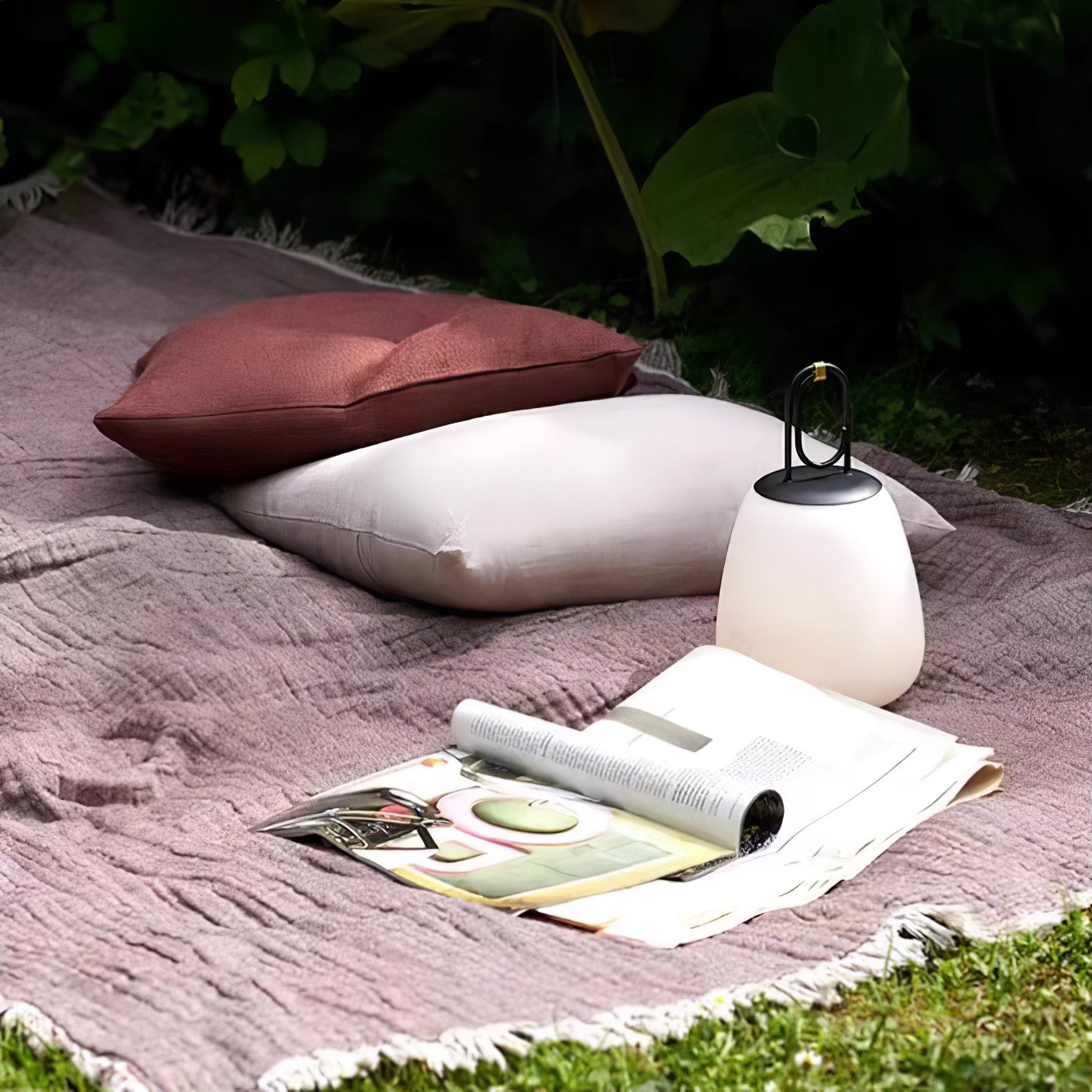 Portable LED Table Lamp with Built-in Battery for Versatile Lighting