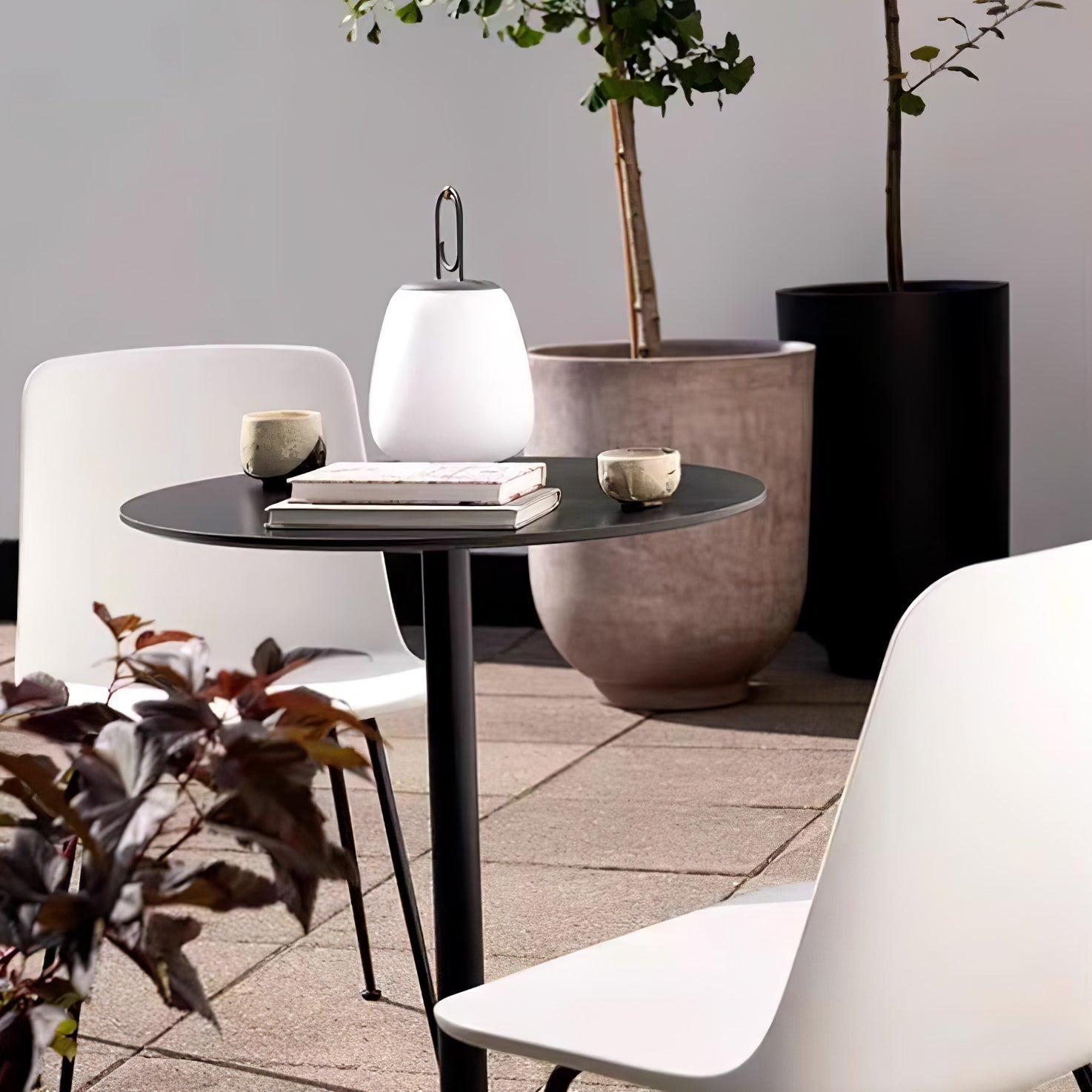 Portable LED Table Lamp with Built-in Battery for Versatile Lighting