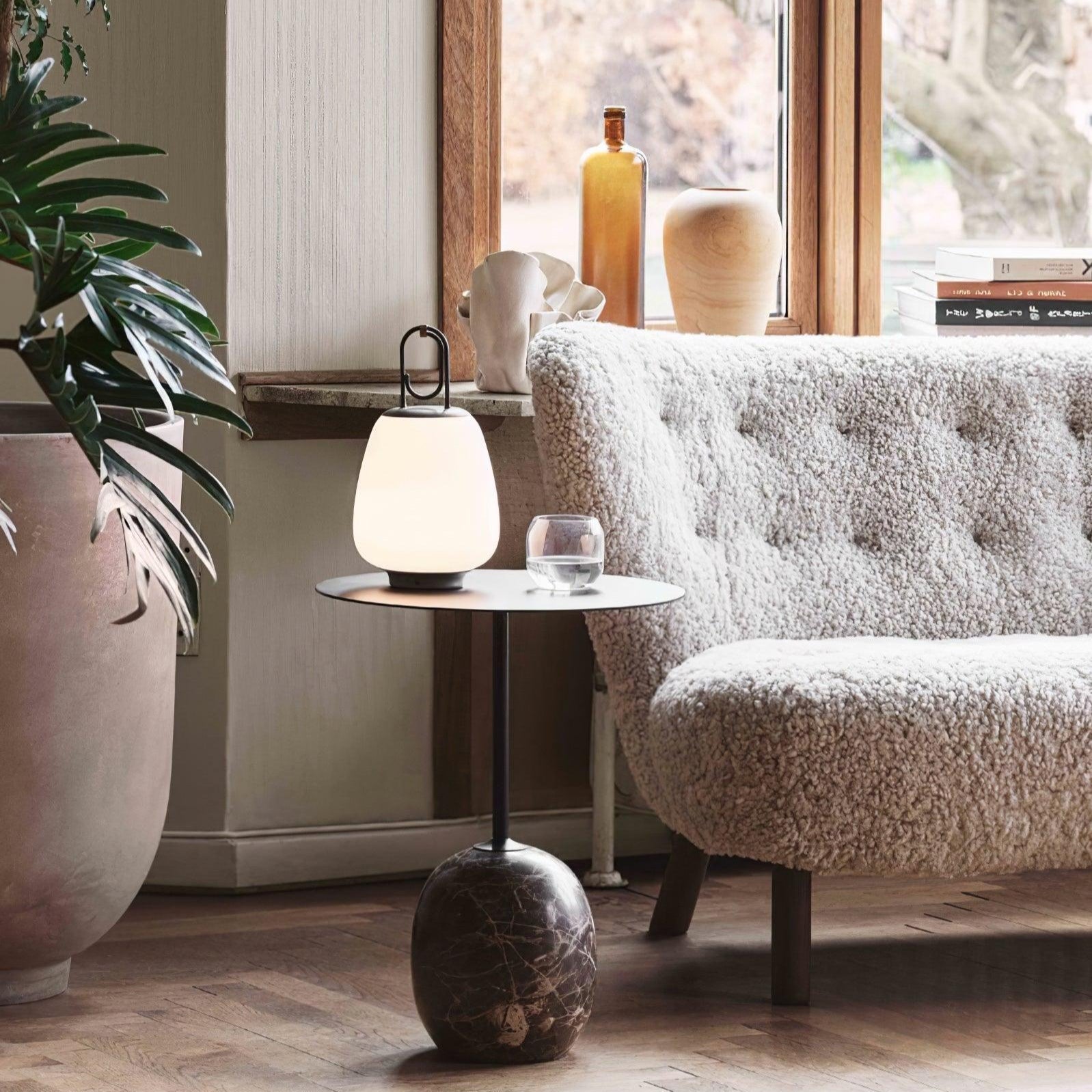 Portable LED Table Lamp with Built-in Battery for Versatile Lighting