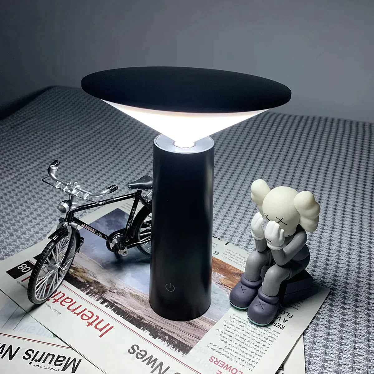 Remoteglo - Elegant Wireless Table Lamp for Stylish Lighting