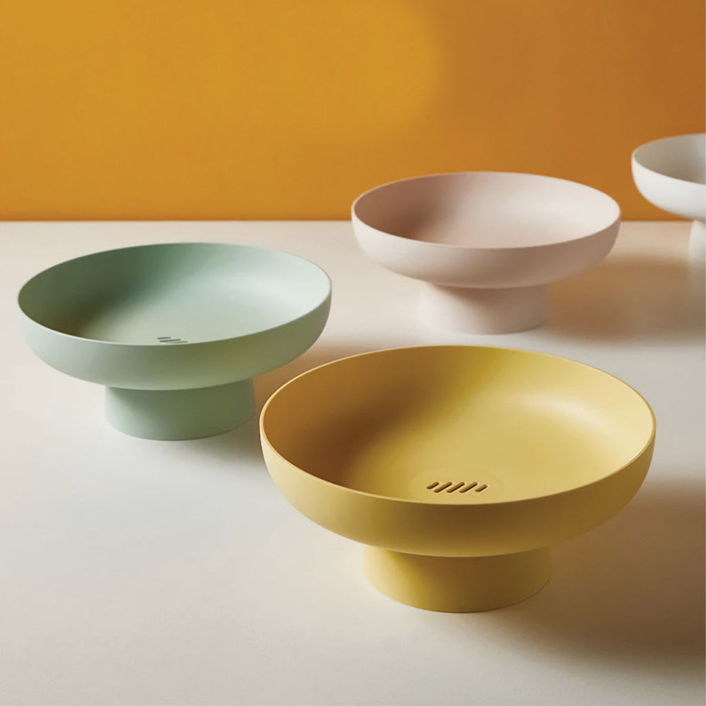 Round fruit container