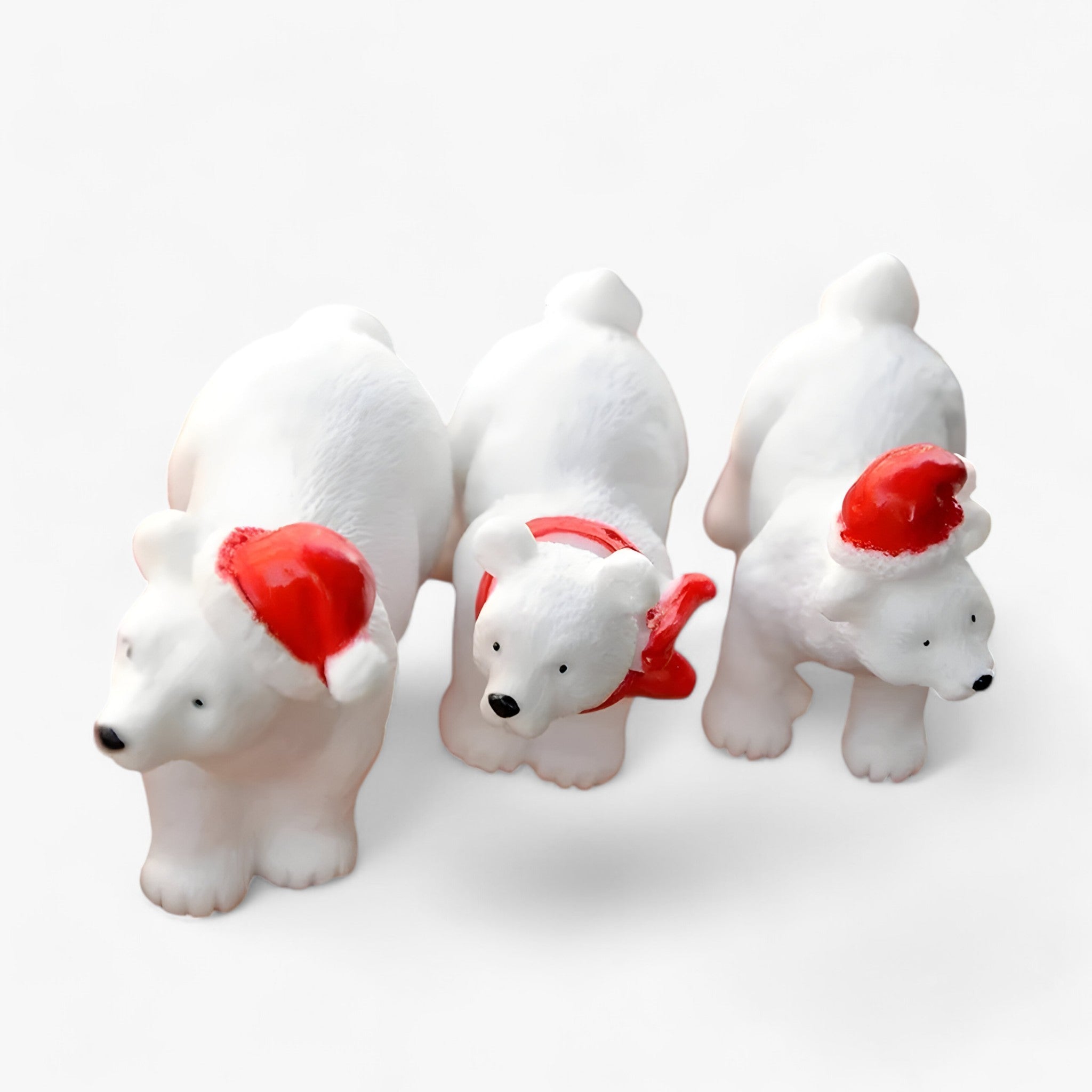 Léo | Miniature Polar Bear Figurine Set for Christmas Decorations and Creative Snow Scenes
