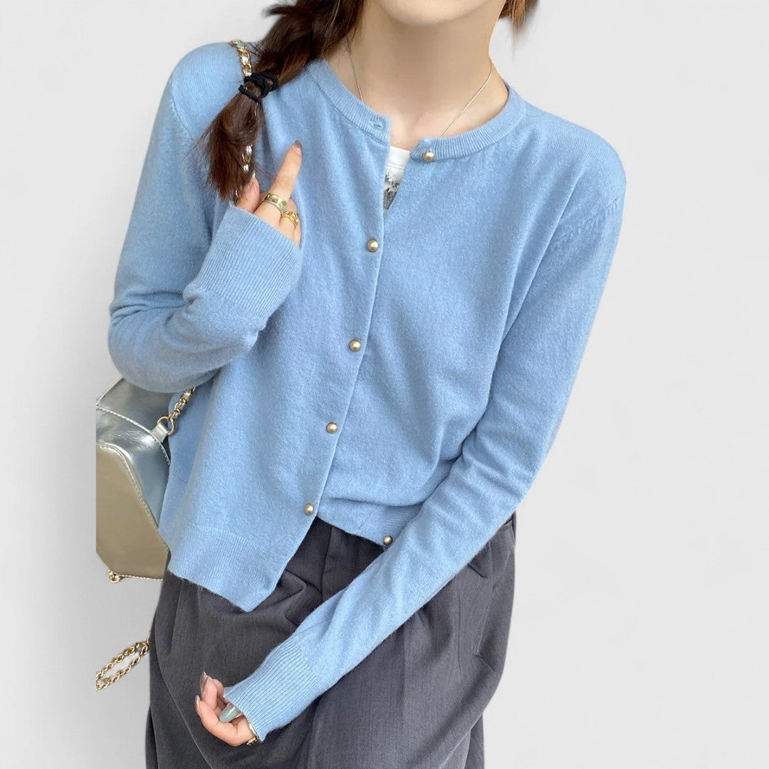 Hesa – Elegant Cardigan for Women