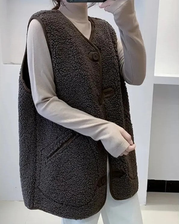 Anne Wollen Vest - Elegant and Luxurious for an Incomparable Style