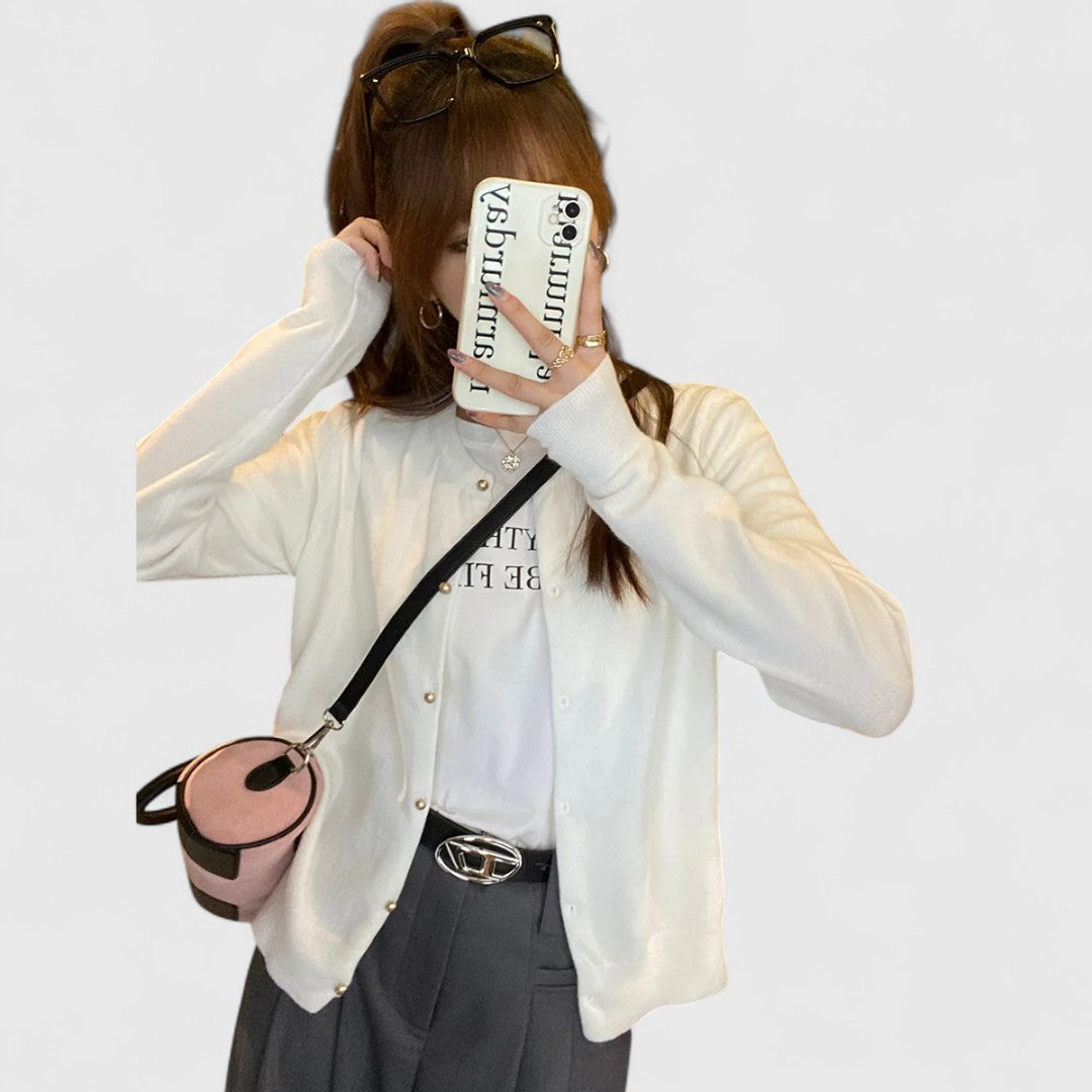 Hesa – Elegant Cardigan for Women