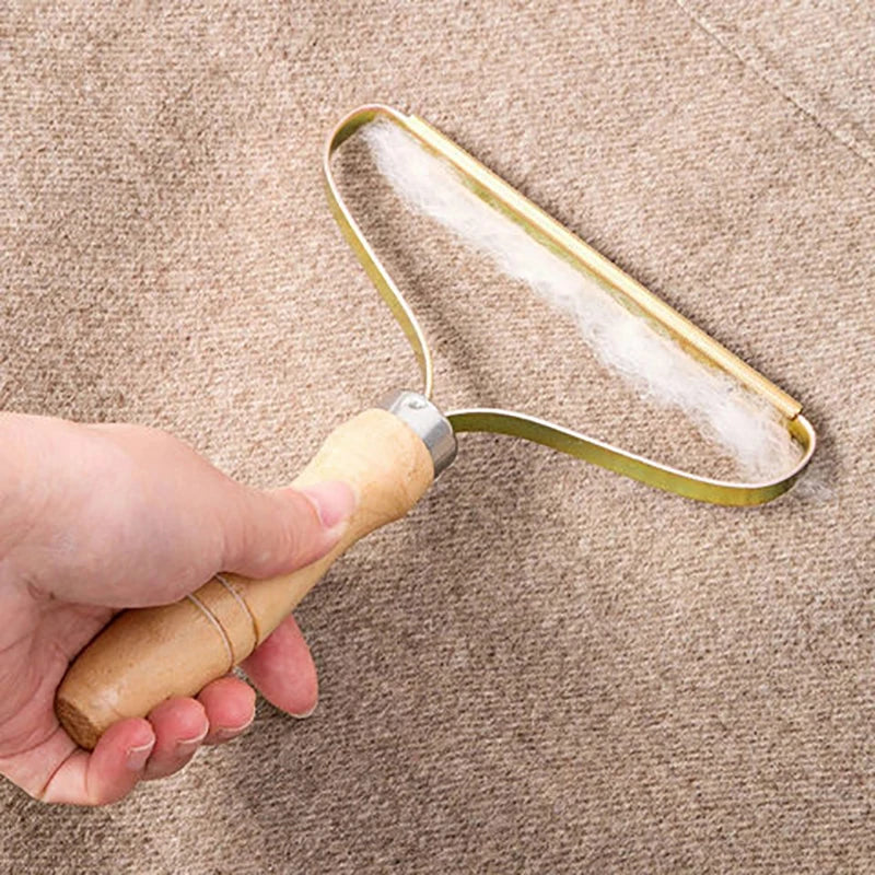 Carpet Scraper – Efficient Lint and Parcel Removal for a Sparkling Clean Carpet