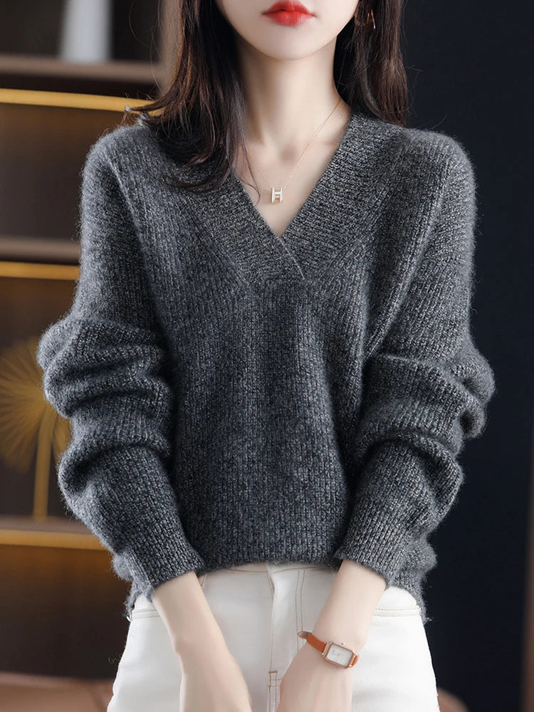 Stylish Women's V-Neck Knit Sweater for a Cozy & Elegant Outfit