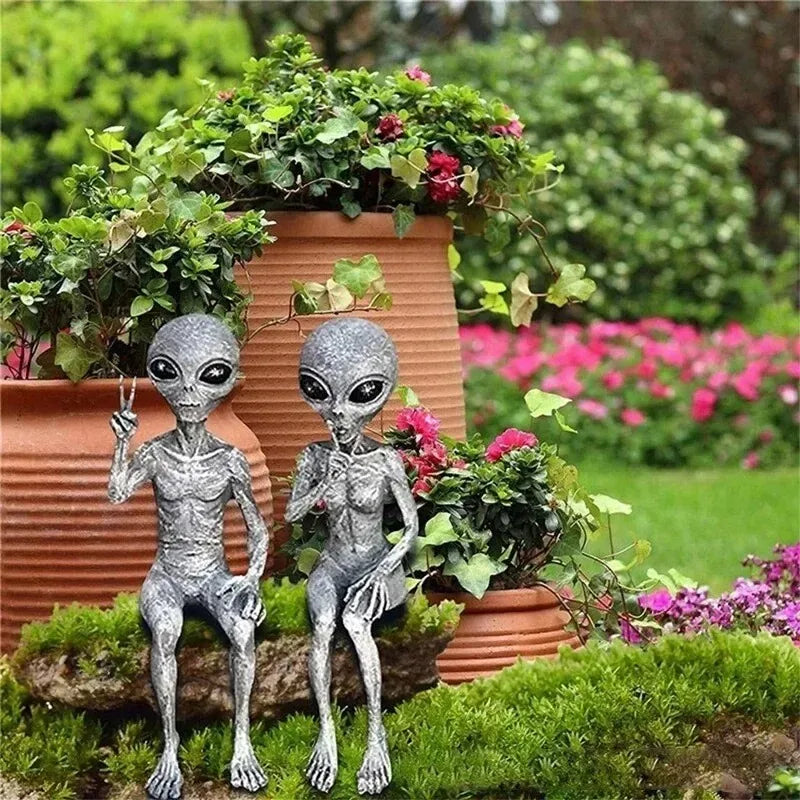 Aethra - Mysterious Alien Resin Image with UFO for Unique Garden Decoration