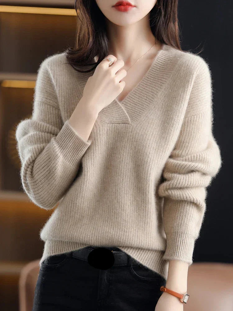 Stylish Women's V-Neck Knit Sweater for a Cozy & Elegant Outfit