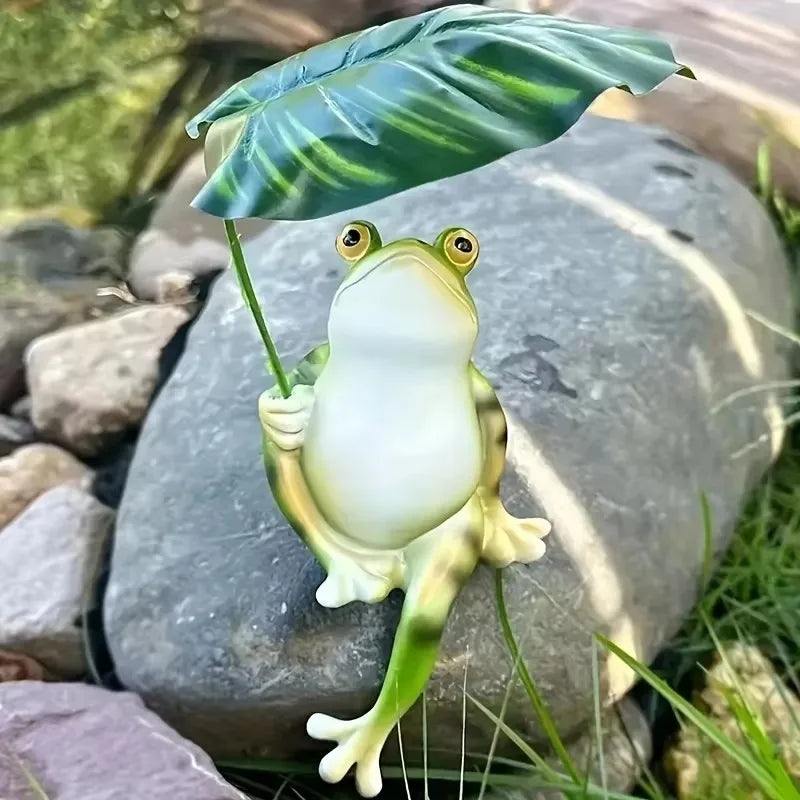 Prisca - Enchanting Frog Figurine on Lotus Leaf for Aquarium, Garden Decoration, and Balcony Ornaments
