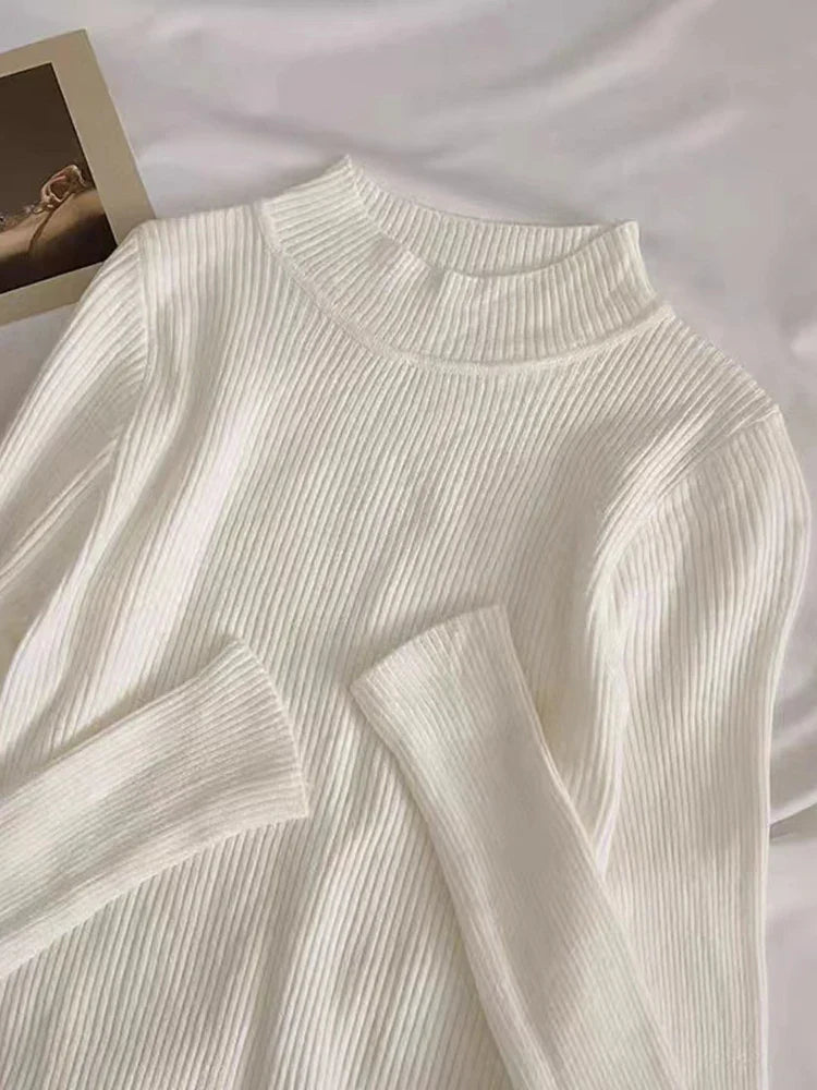 Stylish women's knit sweater for any occasion