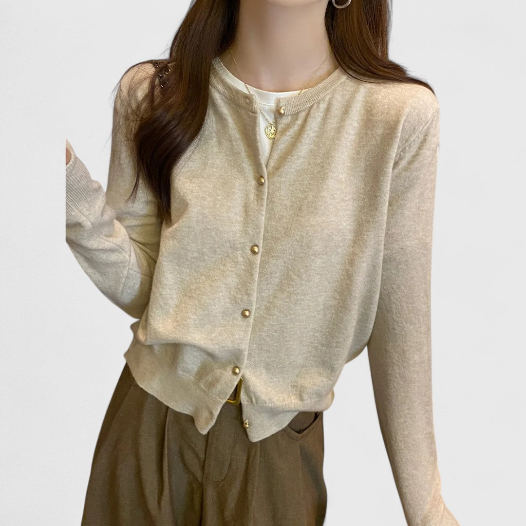 Hesa – Elegant Cardigan for Women