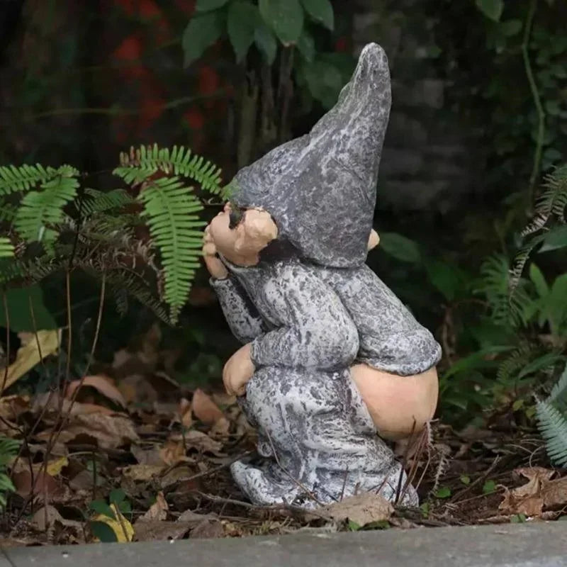 Niobe - Charming Wooden Gnome Figurine for Your Garden and Lawns